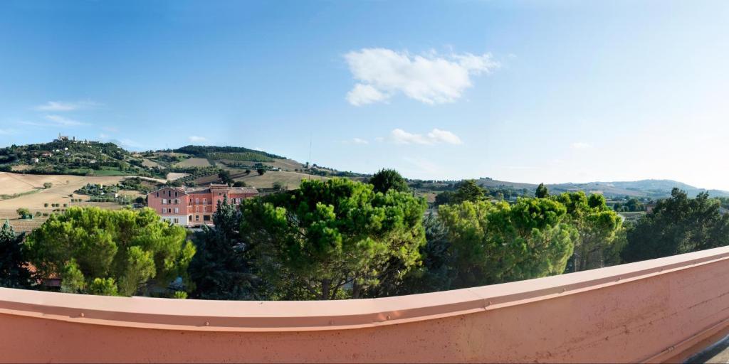 Hotel Torresi Potenza Picena Exterior photo